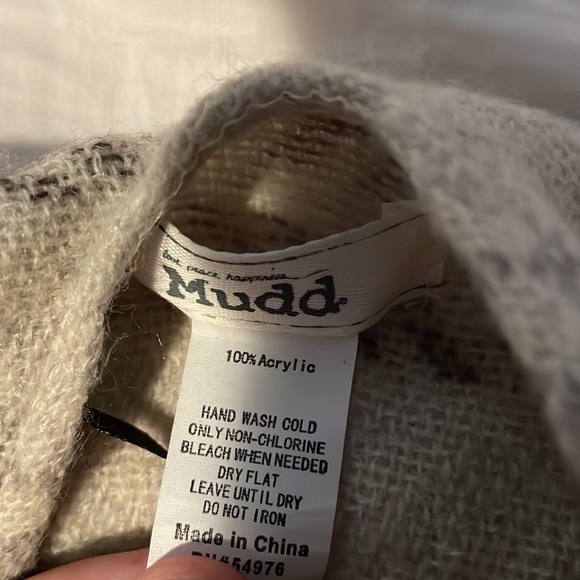 Patterned poncho - Picture 2 of 2